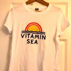 White T-shirt looks amazing with anything